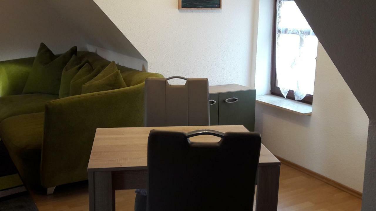 Zum Kleinen Riesen Apartment Ерфурт Екстериор снимка